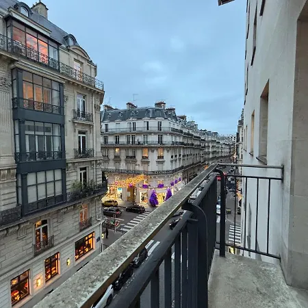 Luxury Apt, Eiffel View, Golden Triangle