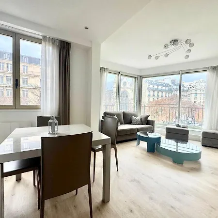 Luxury Apt, Eiffel View, Golden Triangle