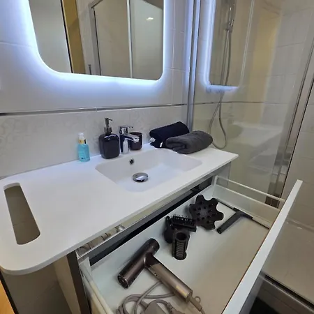 Luxury Apt, Eiffel View, Golden Triangle Párizs