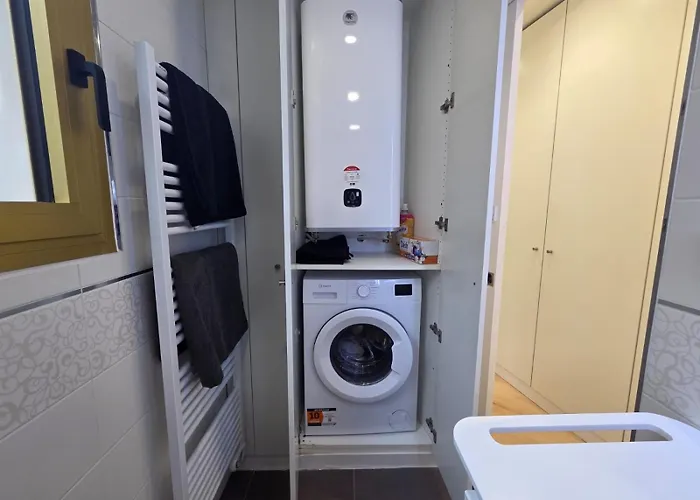 Luxury Apt, Eiffel View, Golden Triangle *