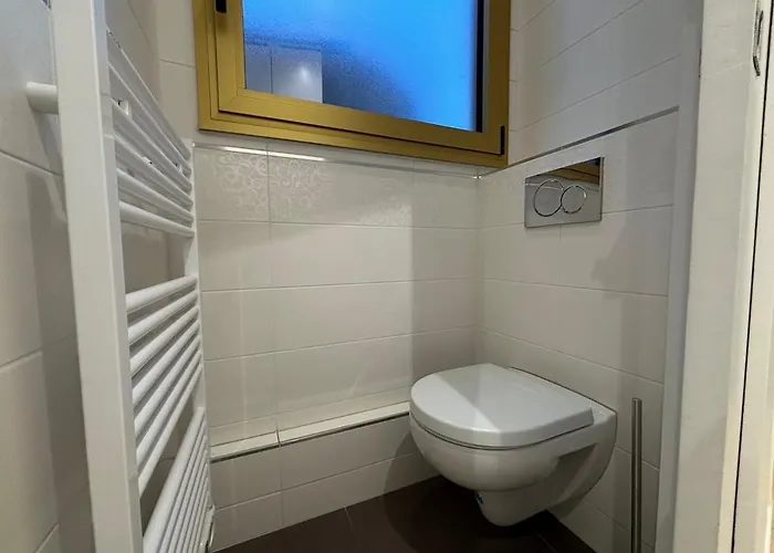 Luxury Apt, Eiffel View, Golden Triangle *