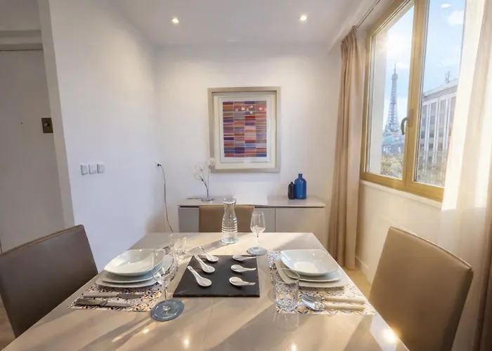 Lägenhet Luxury Apt, Eiffel View, Golden Triangle Paris
